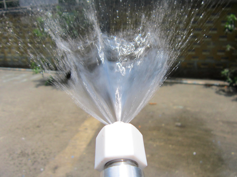 得(de)人(ren)精工定制工业喷(pen)嘴，喷淋(lin)均匀，规格齐全，角度可调，定制加工