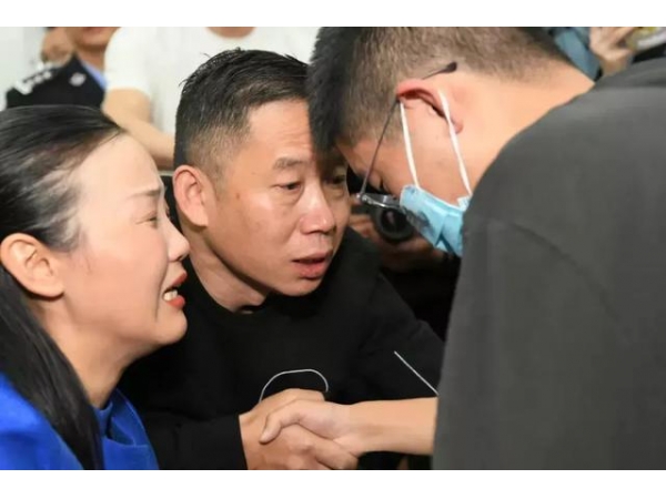 深圳人深圳事，14年寻(xun)子终(zhong)有果(guo)，孙(sun)海洋找到(dao)了孙卓