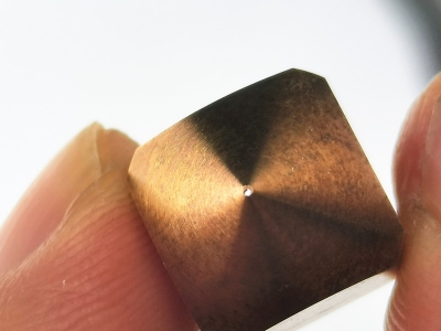 微孔加(jia)工(gong)零件