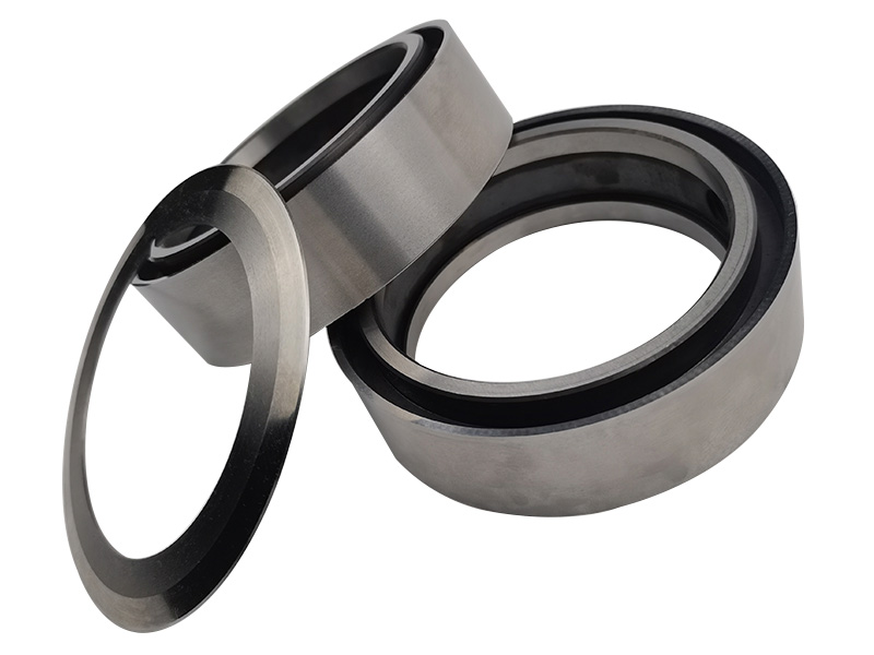 得人精工为锂电池行业提供陶瓷压轮、卷针、极耳切刀、模板垫片、分切刀等