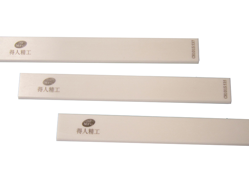 得(de)人陶瓷刮刀、压轮、深圳分切刀、定制极耳切刀、不锈钢包胶滚筒等核心精密配件